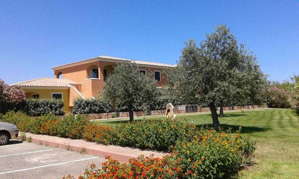 Residence Edilmare San Teodoro seen from the garden